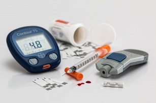 Jak podaje się insulinę? 
