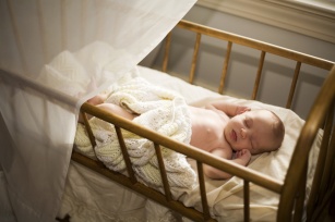 Dlaczego nasz niemowlak nie chce spać?! Sprawdź co może mu pomóc