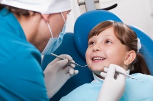 Leczenie zębów bez borowania?! Czy wiesz na czym polega ozonowanie zębów?