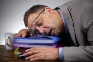 Chroniczne zmęczenie - co może być przyczyną ciągłego zmęczenia i senności?