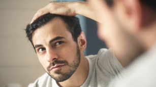 5 sprawdzonych sposobów na wypadanie włosów
