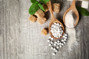Dobra i bezpieczna alternatywa dla cukru? Fakty i mity na temat stewii