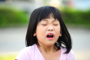 Dziecko kicha albo ma wysypkę? Poznaj 6 najczęstszych alergenów u dzieci