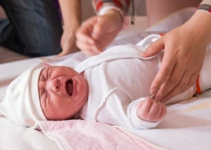Wzdęcia u niemowlaka – co je powoduje i jak im przeciwdziałać?