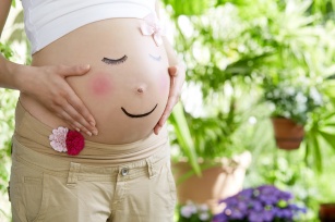 Jak być szczęśliwą w okresie ciąży? 5 rad, jak dbać o siebie i dziecko!