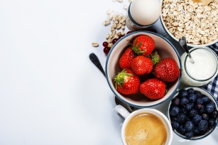 Popularne węglowodanowe śniadania - dlaczego nam nie służą i czym warto je zastąpić? 