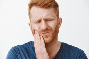Gorączka po wyrwaniu zęba - co zrobić, aby uniknąć powikłań?