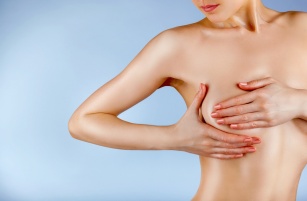 8 kroków do pięknych piersi – sprawdź, jak dbać o biust!
