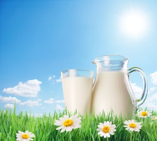 Mleko UHT. Co to jest za mleko i jakie są jego zalety?