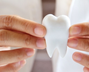 Jak rozpoznać odwapnienie zębów? Podpowiadamy!