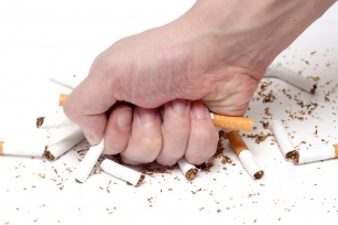 Rzucanie palenia. 6 powodów dlaczego warto i  6 produktów, które oczyszczają organizm